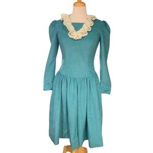 Vintage Teal Dress with Lace Collar
